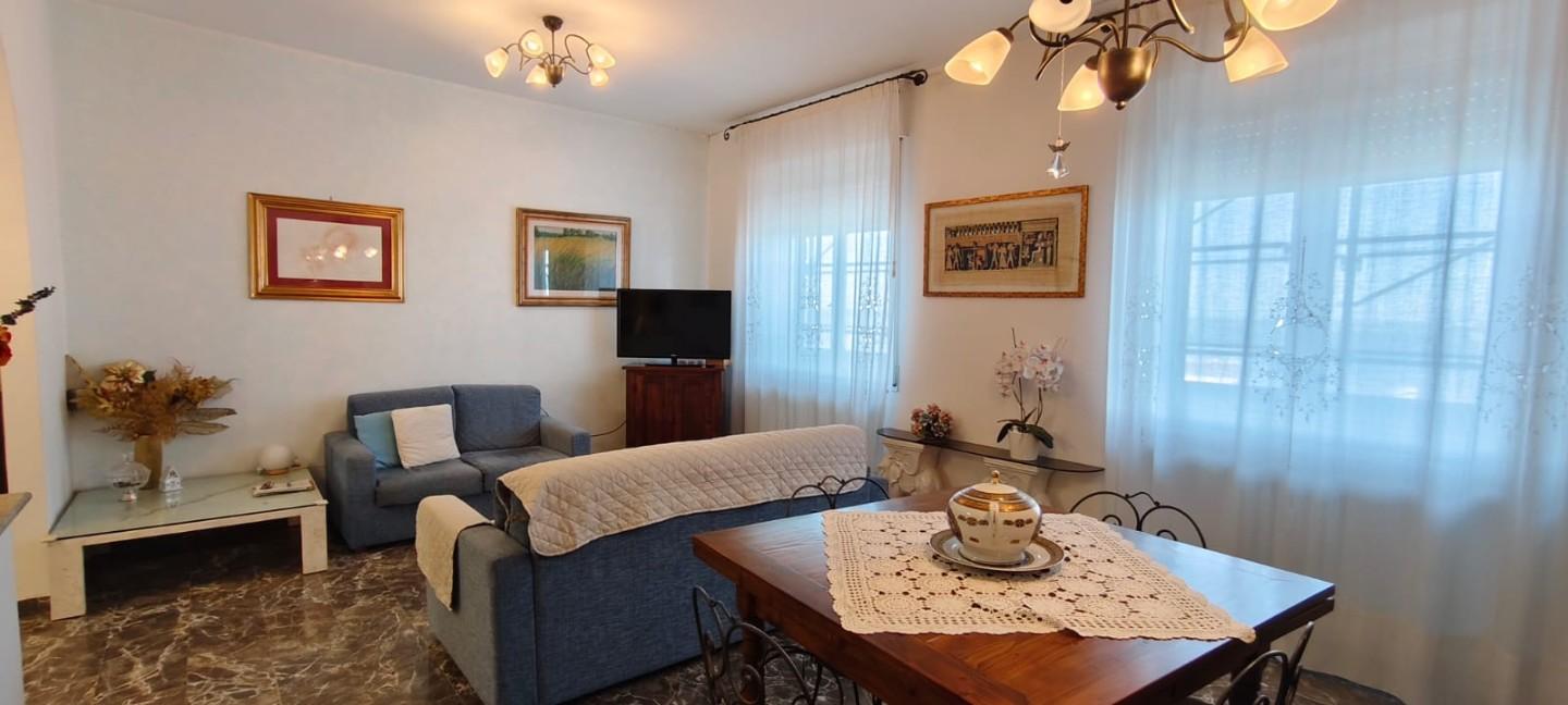 Appartement met panoramisch uitzicht in Cecina - Foto 4