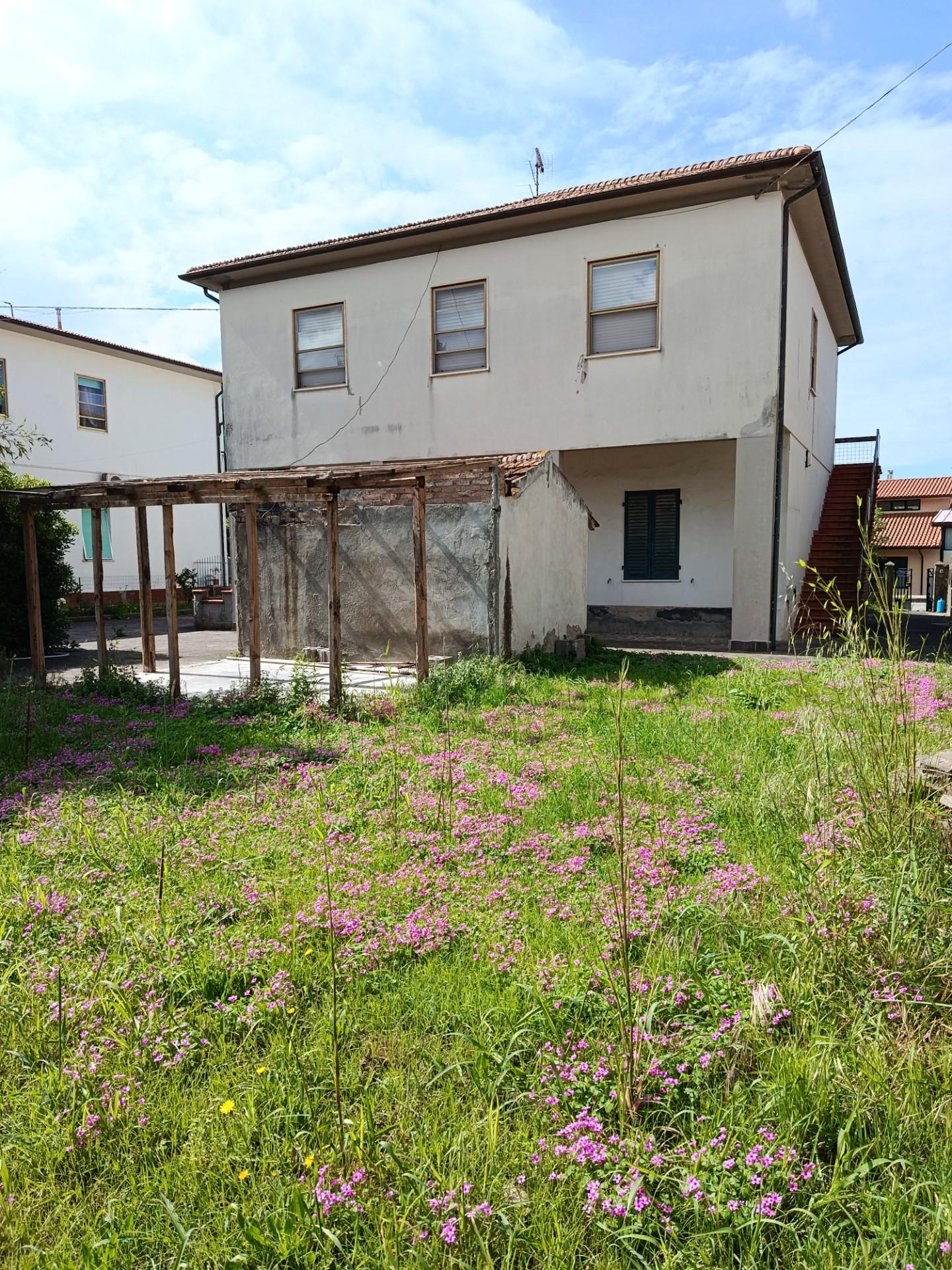 Vrijstaande woning met twee appartementen in Rosignano Solvay - Foto 5