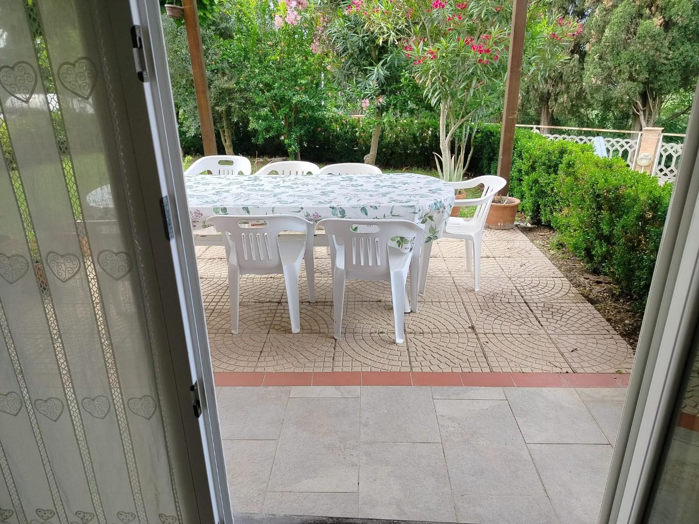 Vrijstaande woning met tuin en uitzicht in Gabbro - Foto 4