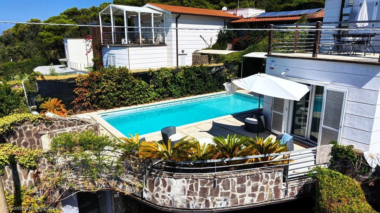 Moderne villa met zeezicht en zwembad in Castiglioncello - Foto 3