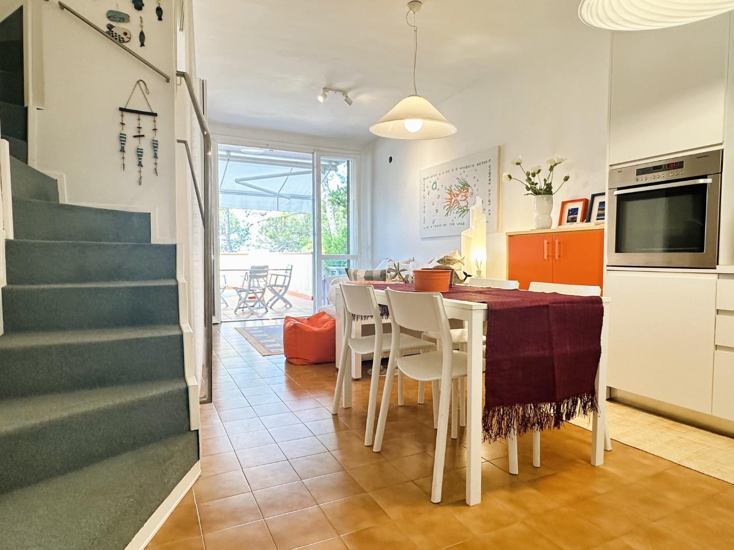 Vrijstaande woning met zeezicht en tuin in Quercianella - Foto 2