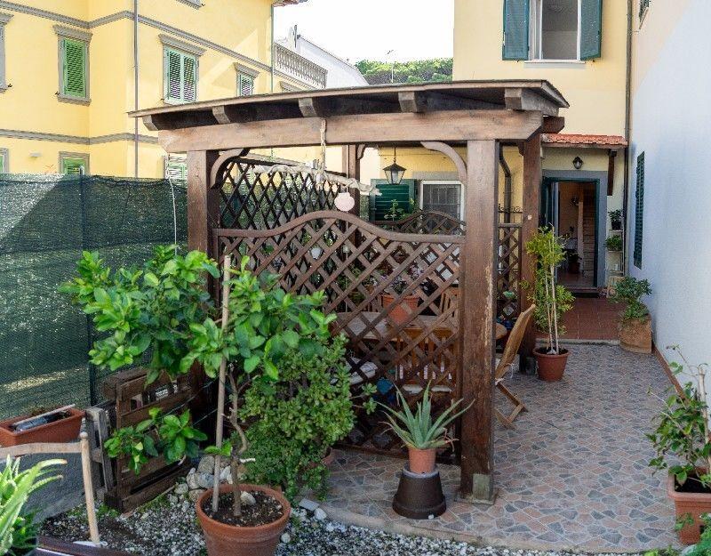 Gerenoveerd appartement met terras in Castiglioncello - Foto 4