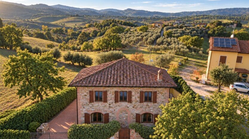 Vrijstaande stenen villa met panoramisch uitzicht in Torrita di Siena - Foto 3