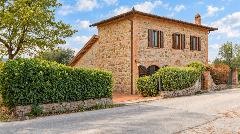 Vrijstaande stenen villa met panoramisch uitzicht in Torrita di Siena - Foto 5