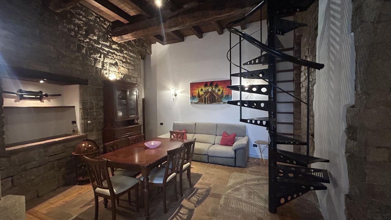 Prachtige woning binnen de stadsmuren van het dorp