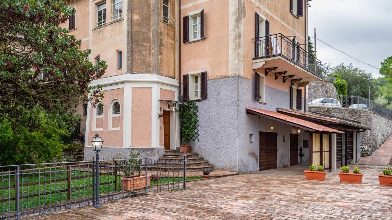 Prachtig huis in historisch centrum van dorp op heuveltop