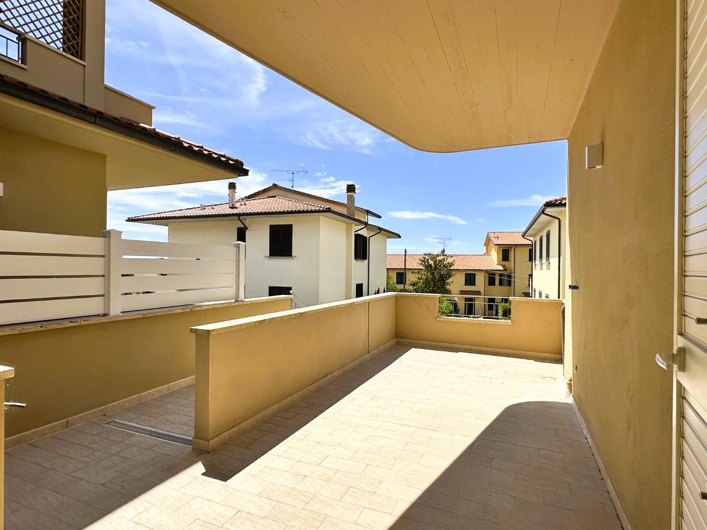 Appartement met terras en garage in Caletta, Rosignano Marittimo