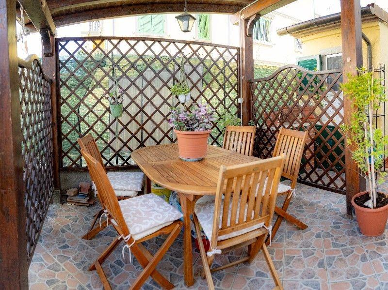 Gerenoveerd appartement met terras in Castiglioncello - Foto 1