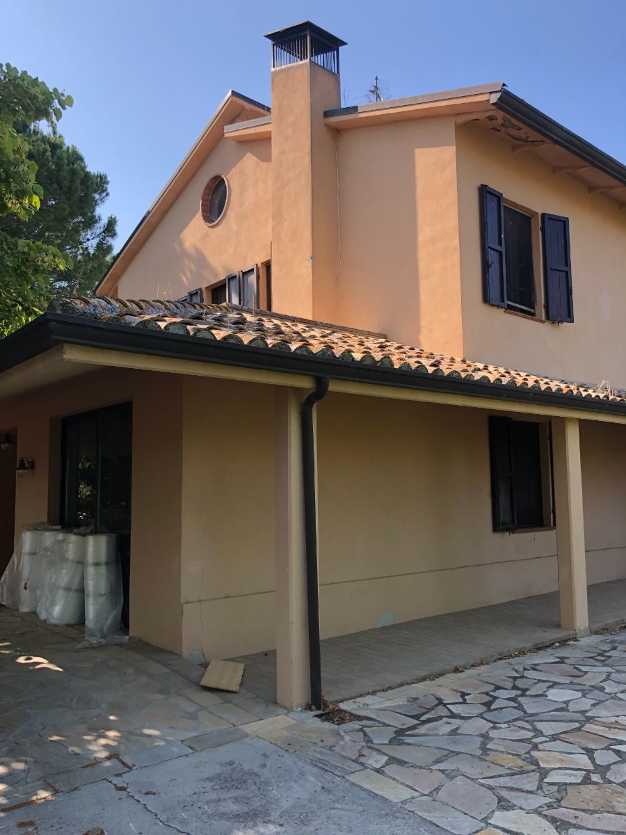 Villa in dominante heuvelachtige positie