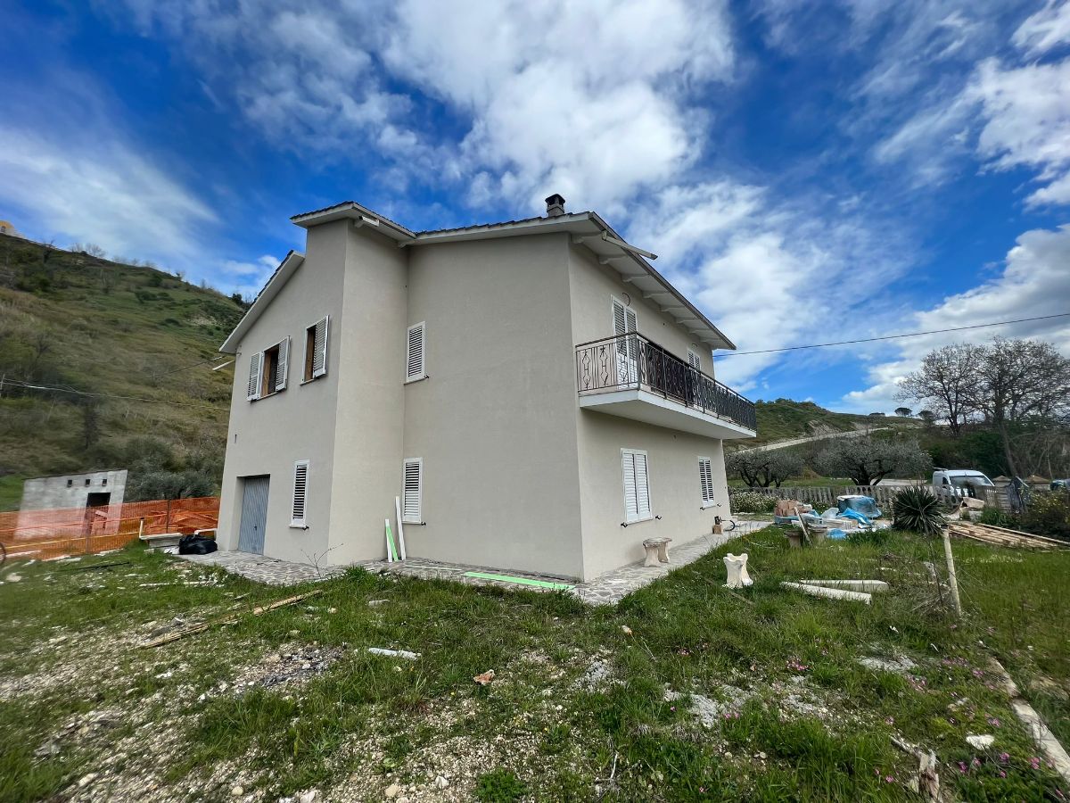 Vrijstaande woning op het platteland