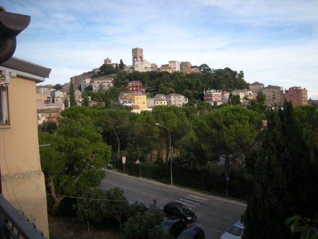 Rijtjeshuis / Tussenwoning Townhouse in Osimo