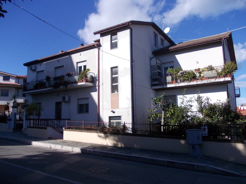 Vrijstaande woning met panoramisch uitzicht in Pescara, Abruzzo - Foto 1