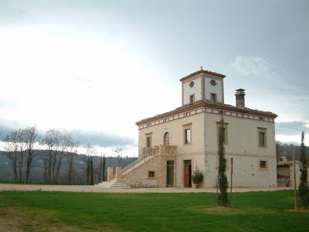 Villa / Landhuis Luxe landhuis met meer in Casacanditella in Casacanditella