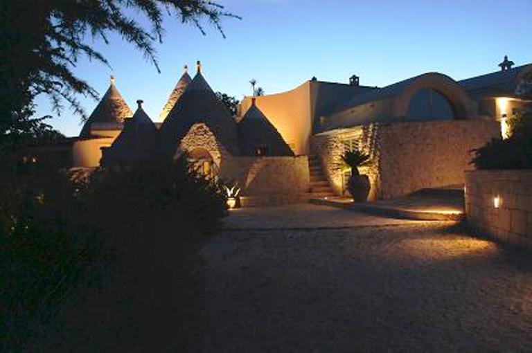 Villa / Landhuis Villa met trullo in Ostuni in Ostuni