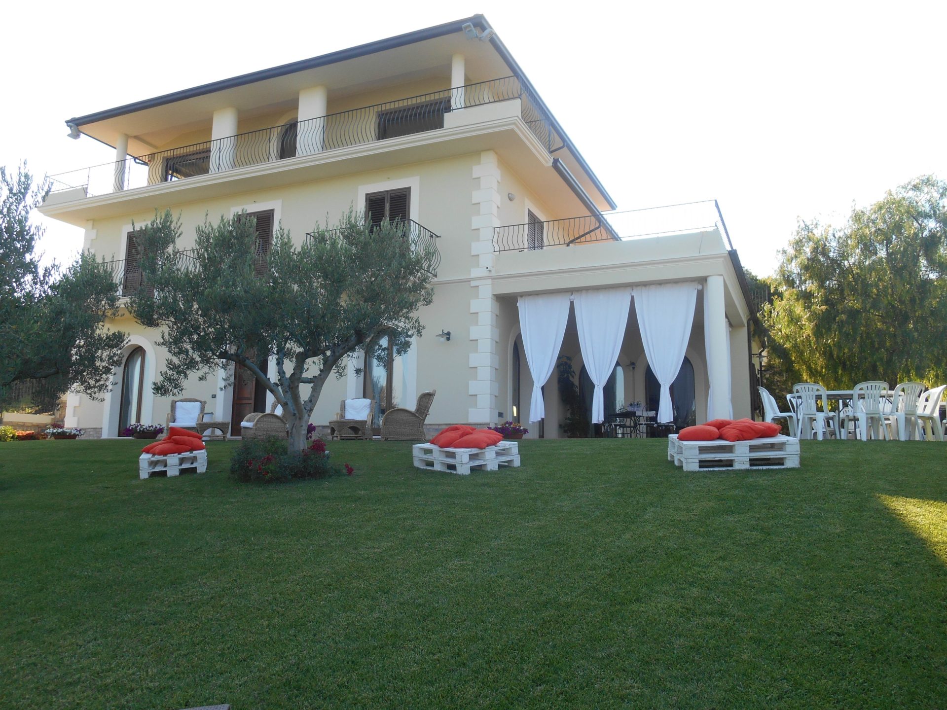 Villa / Landhuis Prestigieuze villa met zeezicht in Fossacesia
