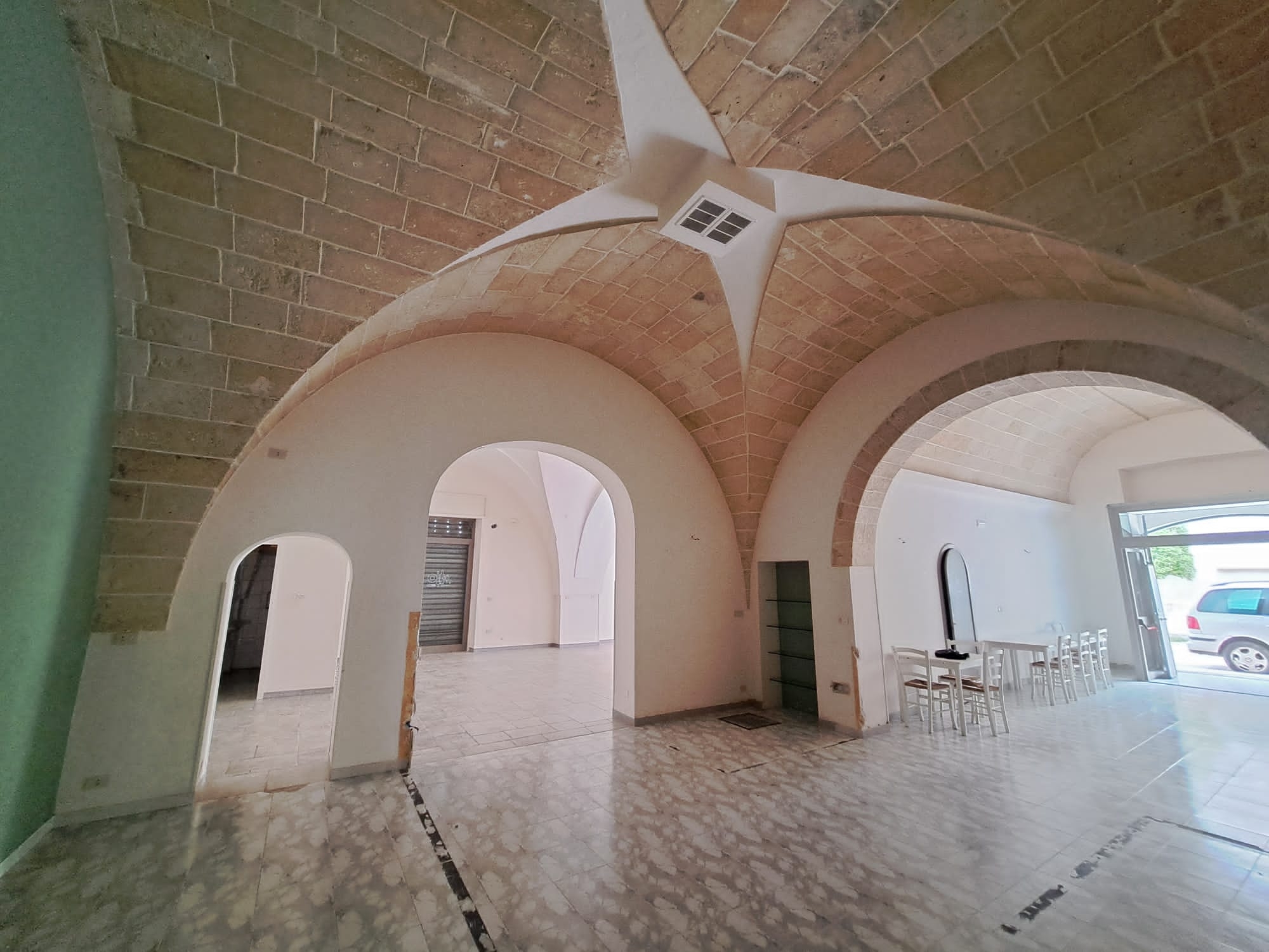 Locale in vendita a San Michele Salentino (BR) in Puglia