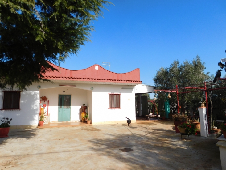 Villa / Landhuis Landelijk gelegen villa met tuin in Ostuni, Puglia in Ostuni