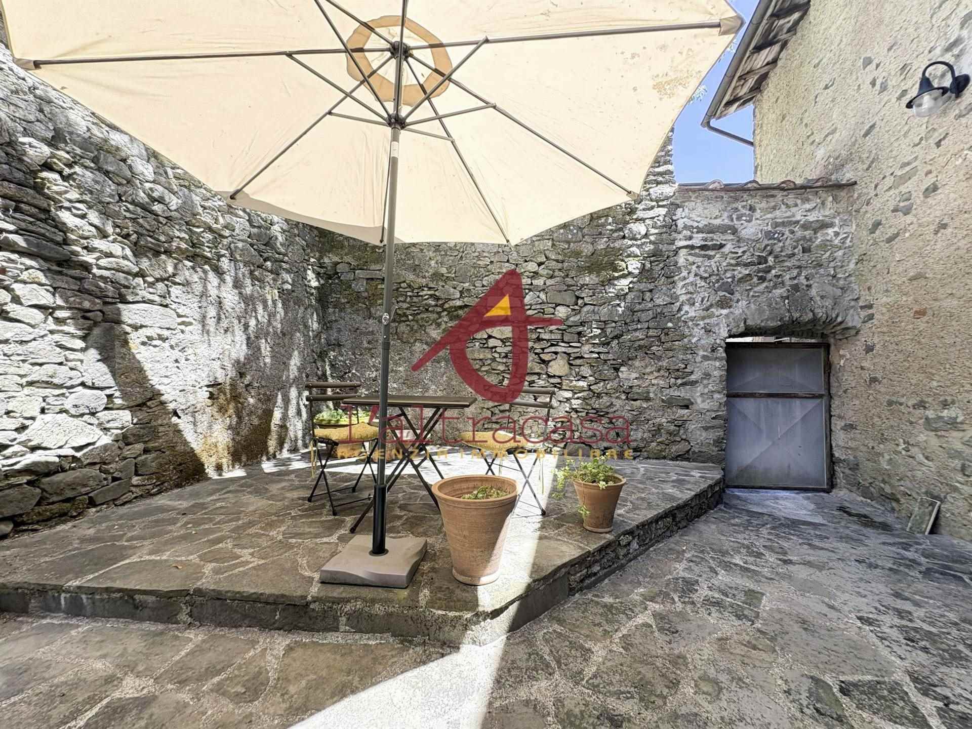 Vrijstaande woning in historisch centrum Pescaglia - Foto 1