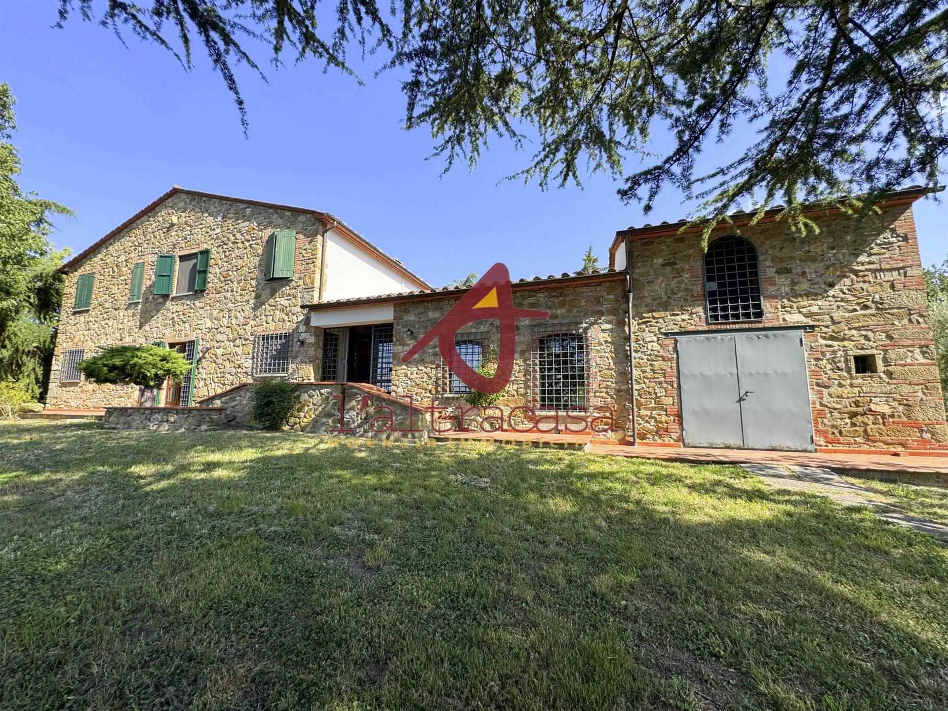 Landhuis in Monsummano Terme met weids uitzicht en olijfgaard - Foto 1