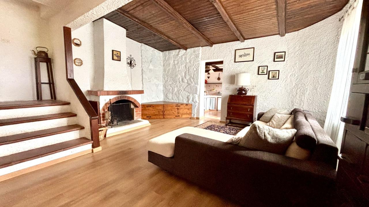 Boerderij / Rustico Manziano, gedeelte van gerestaureerde boerderij met grote privétuin in Parrano