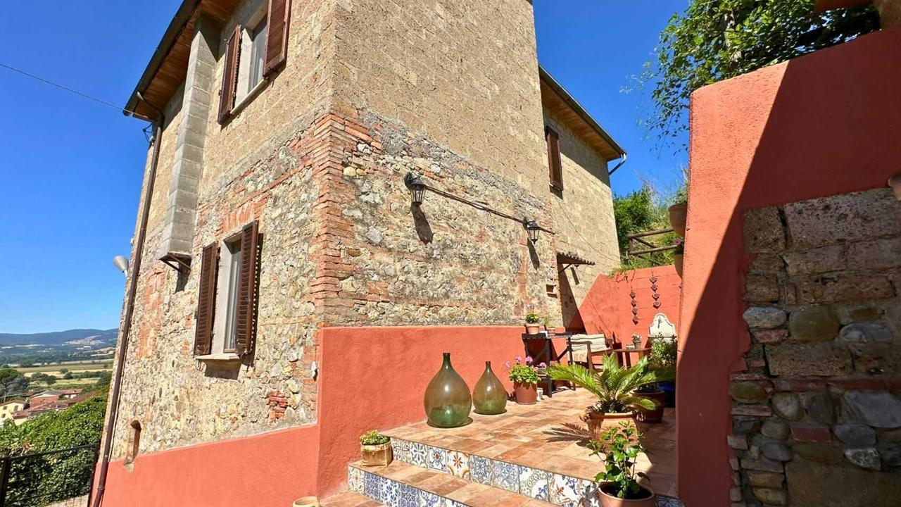 Vrijstaande woning charmante vrijstaande woning met tuin in klein dorpje in Monteleone d'Orvieto