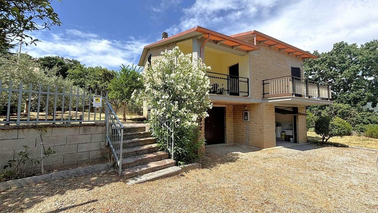 Vrijstaande villa met tuin en boomgaard in Montegabbione
