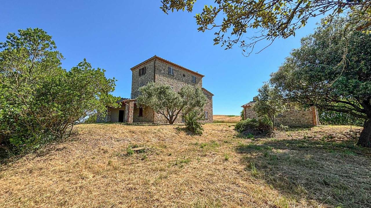 Gerenoveerde boerderij met panoramisch uitzicht in Umbrië - Foto 1