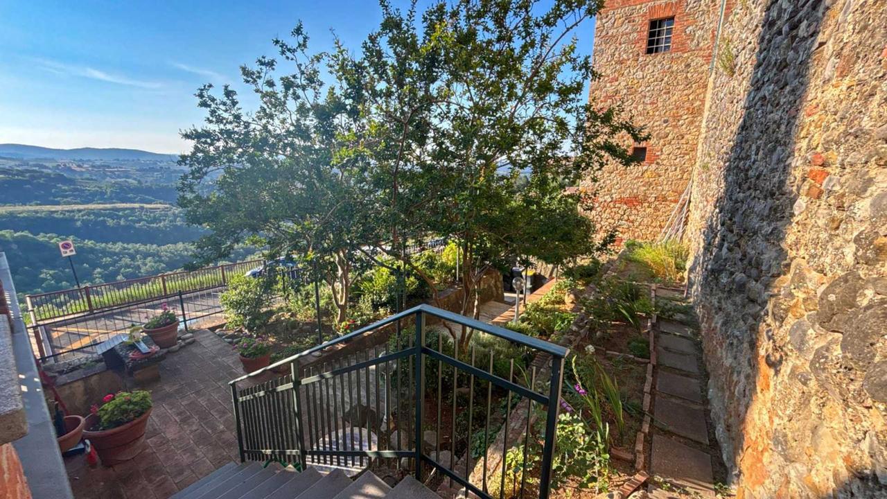 Vrijstaande woning Vrijstaande woning met tuin en weids uitzicht in Umbrië in Monteleone d'Orvieto
