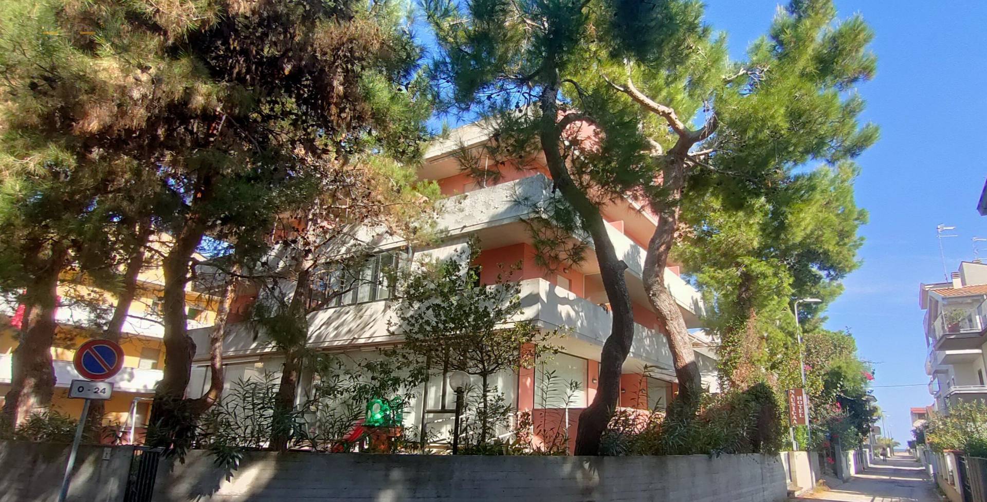 Albergo / Residence / Struttura Ricettiva in vendita a Tortoreto - Zona Mare