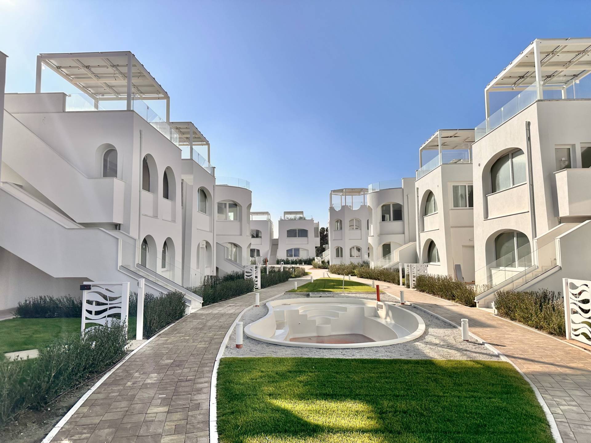 Nieuw appartement met zeezicht en dakterras in Numana
