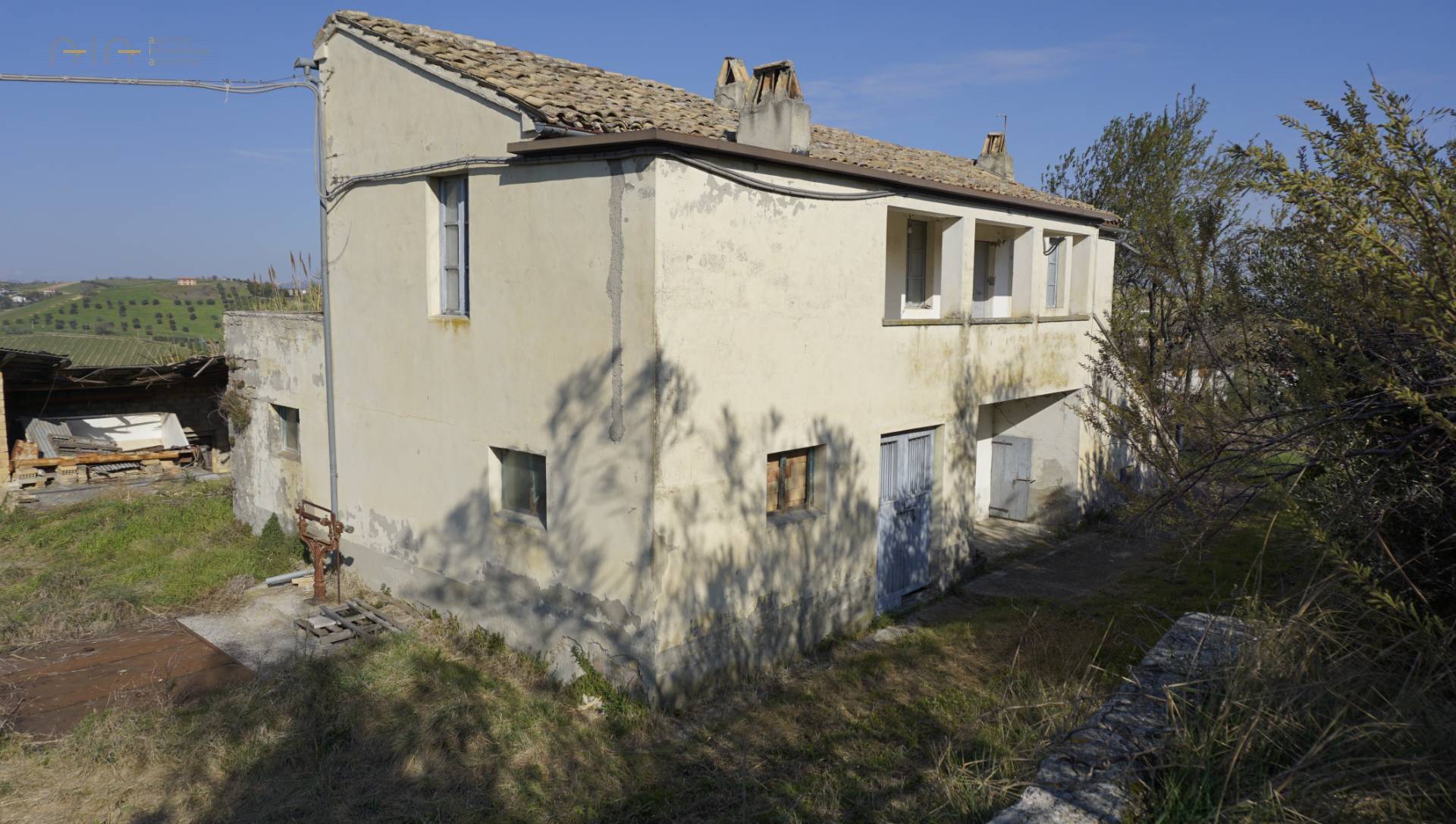 Rustiek landhuis met wijngaard en uitzicht in Offida - Foto 1