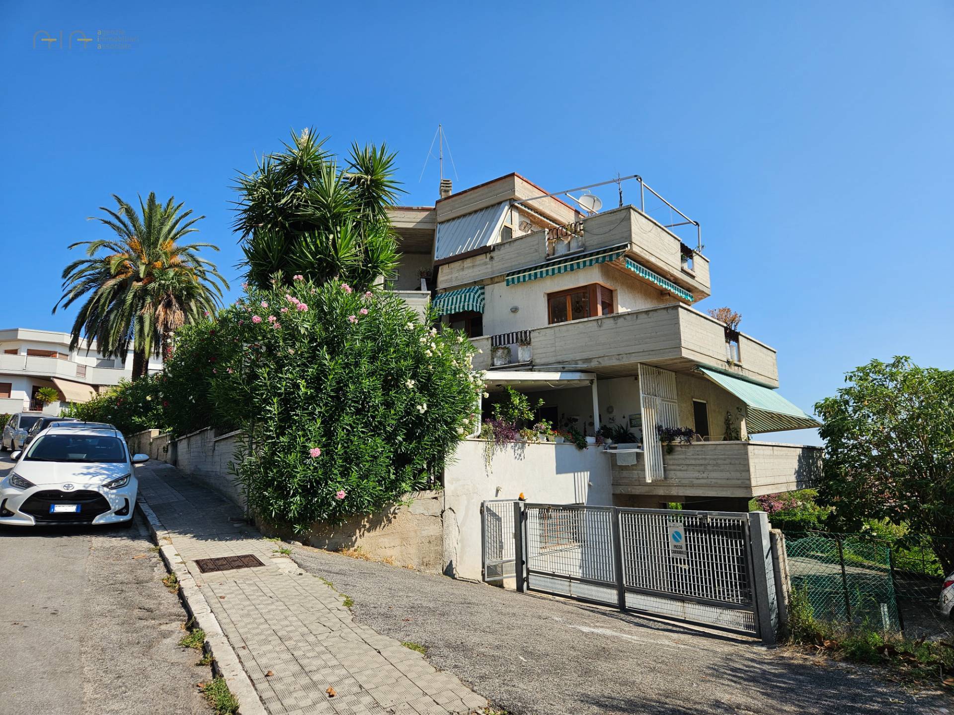 Appartement met zeezicht en ruim terras in San Benedetto del Tronto - Foto 1