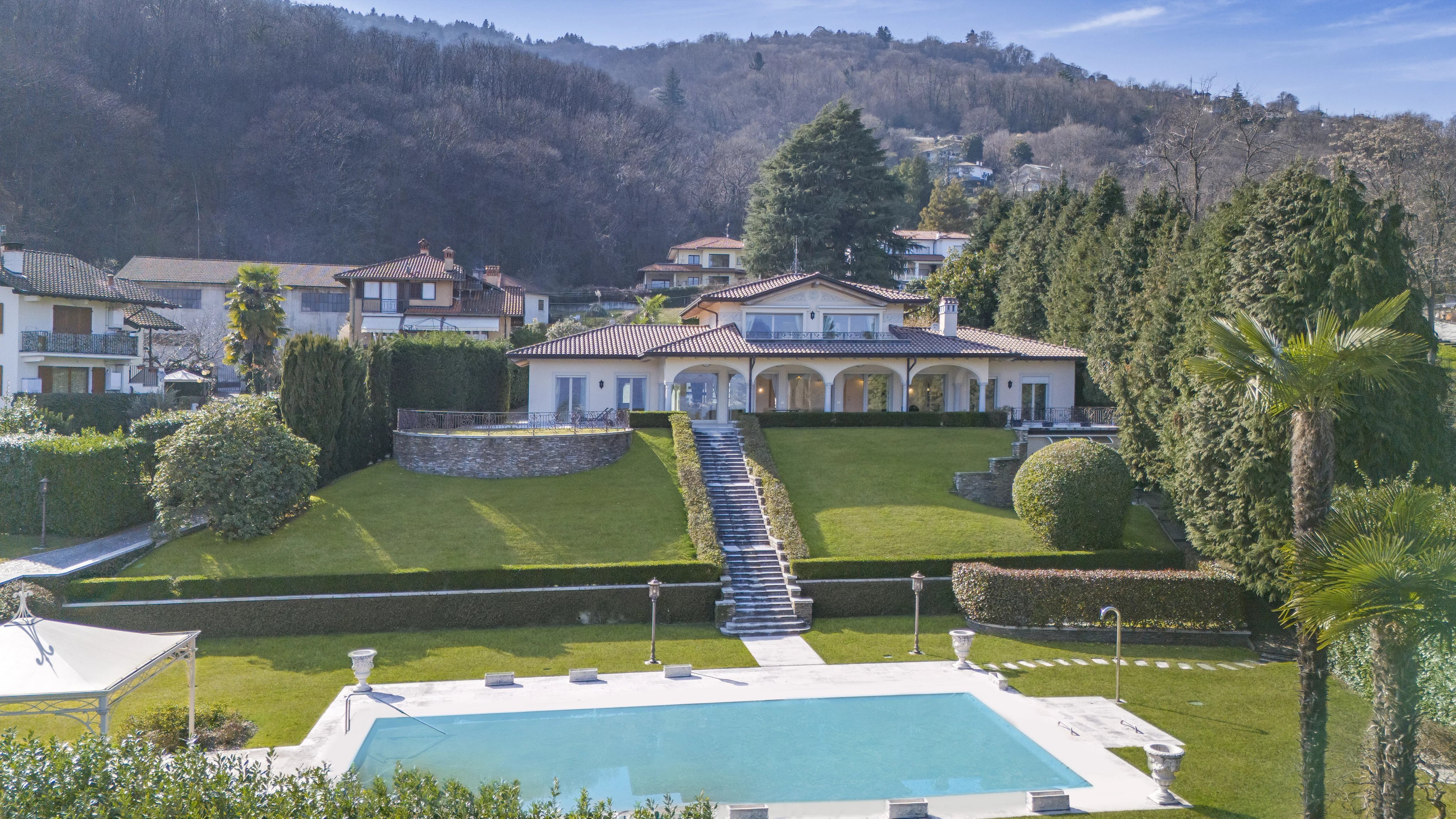Villa di lusso met panoramisch uitzicht op het Lago Maggiore