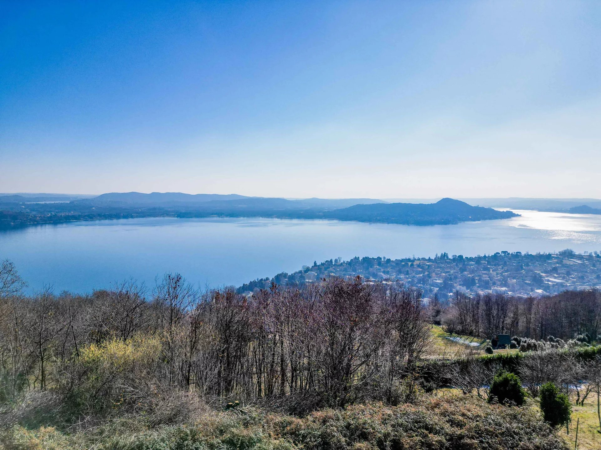 Villa / Landhuis Villa aan het Lago maggiore met terrastuin in Lesa