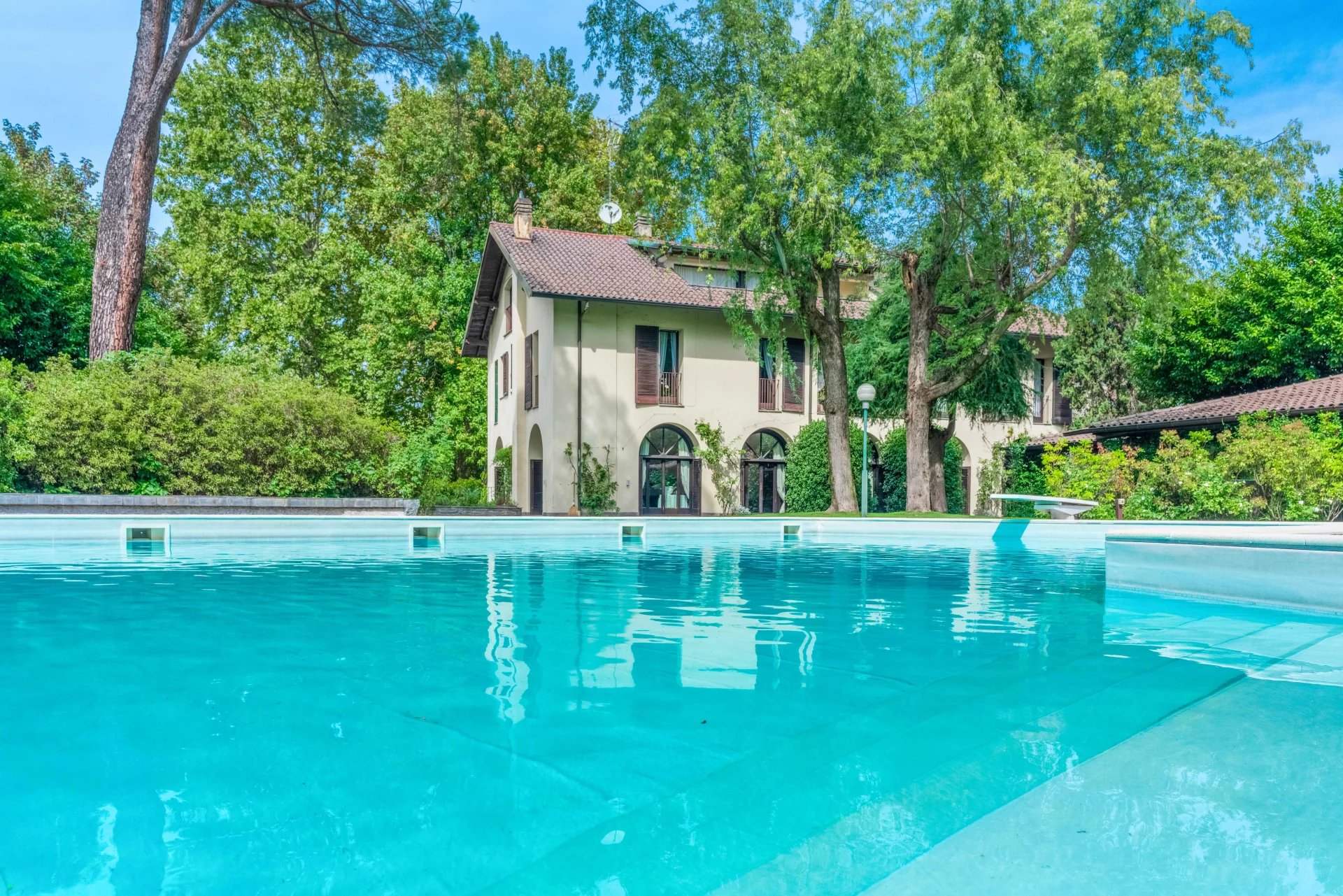 Villa / Landhuis Historische villa aan de Ticino in Castelletto sopra Ticino
