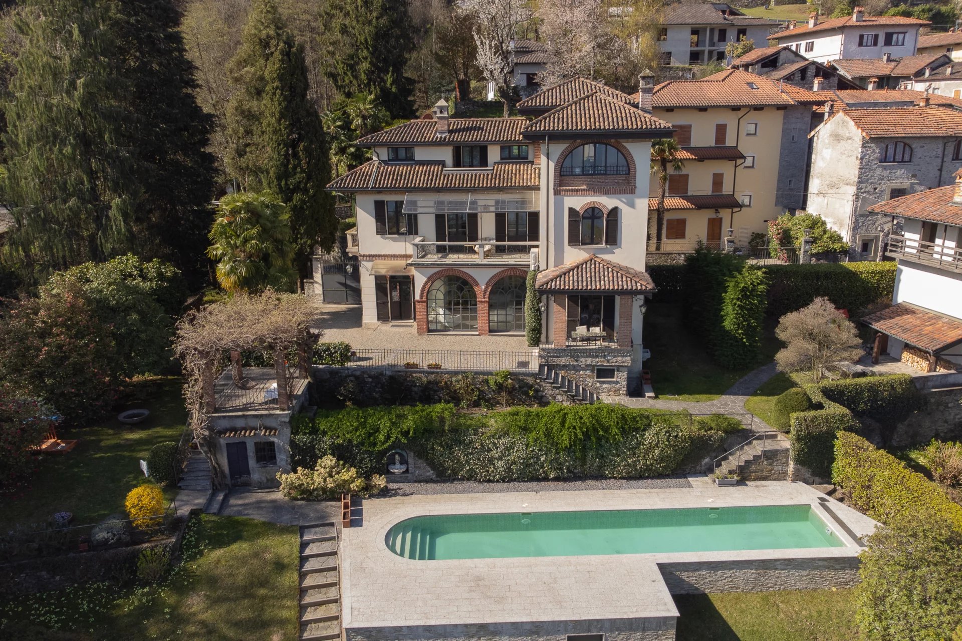 Villa / Landhuis Prestigieuze Villa dEpoca in Stresa