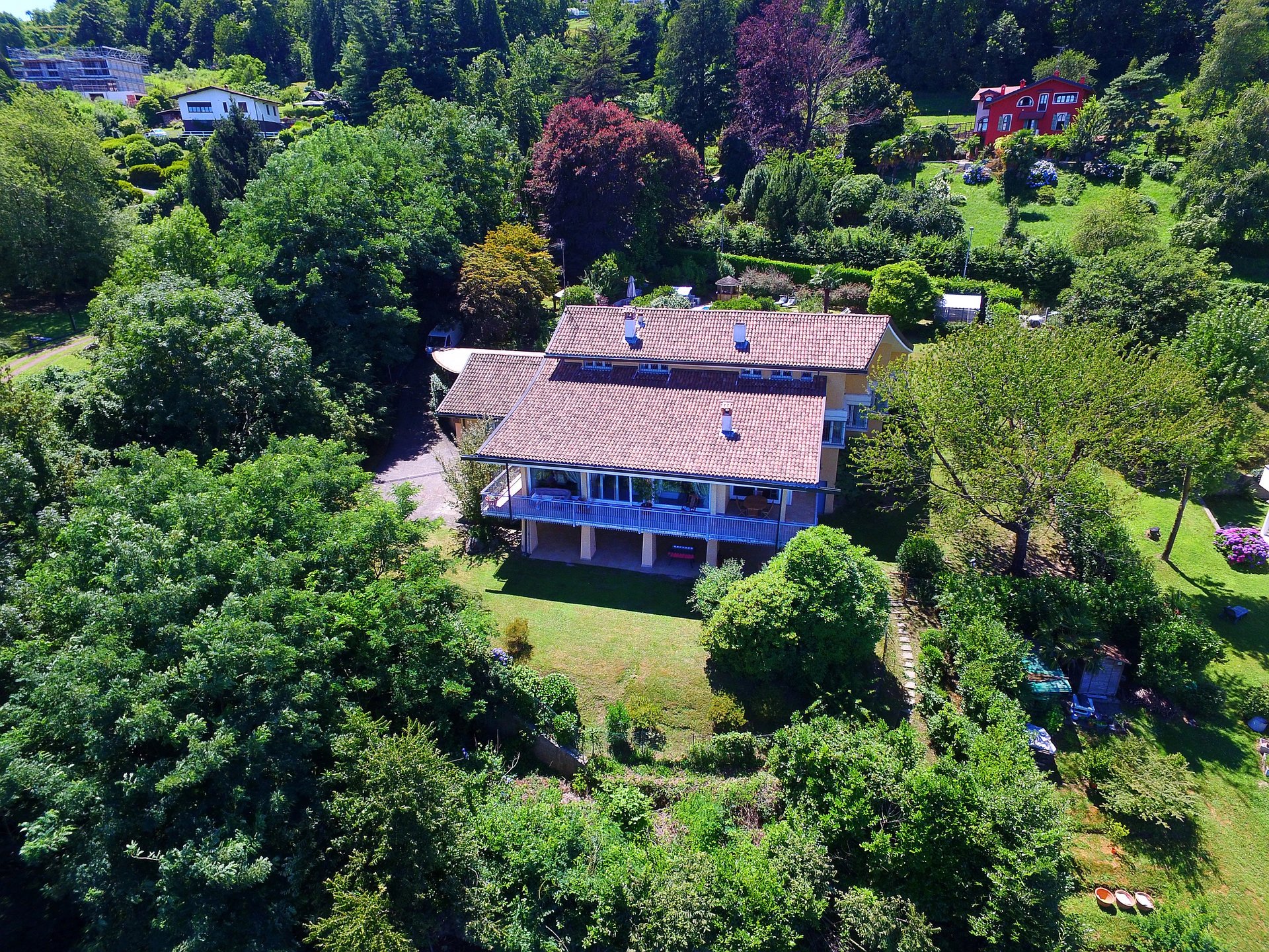 Villa met park en zwembad op de heuvel van het Lago Maggiore