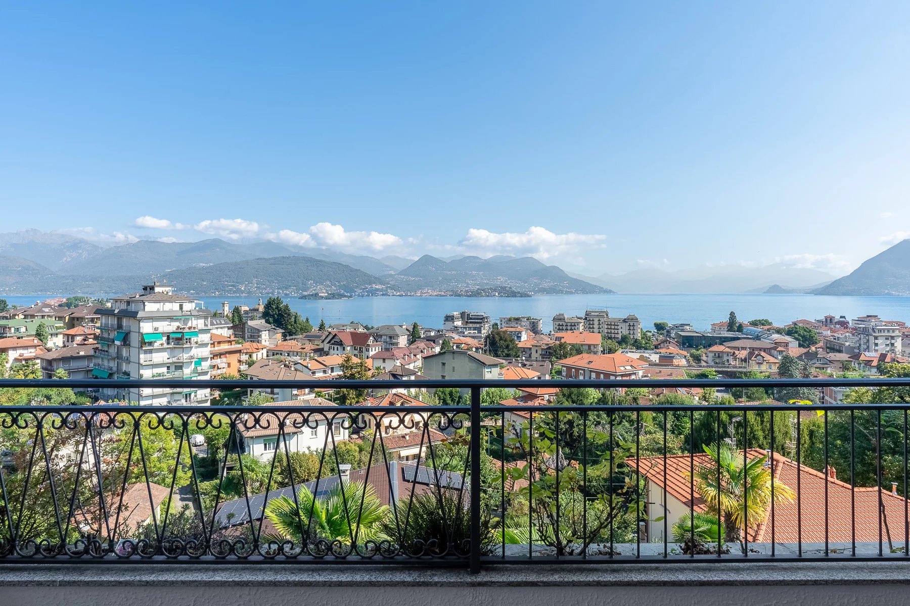 Appartement Panoramisch appartement met uitzicht op het meer in Stresa