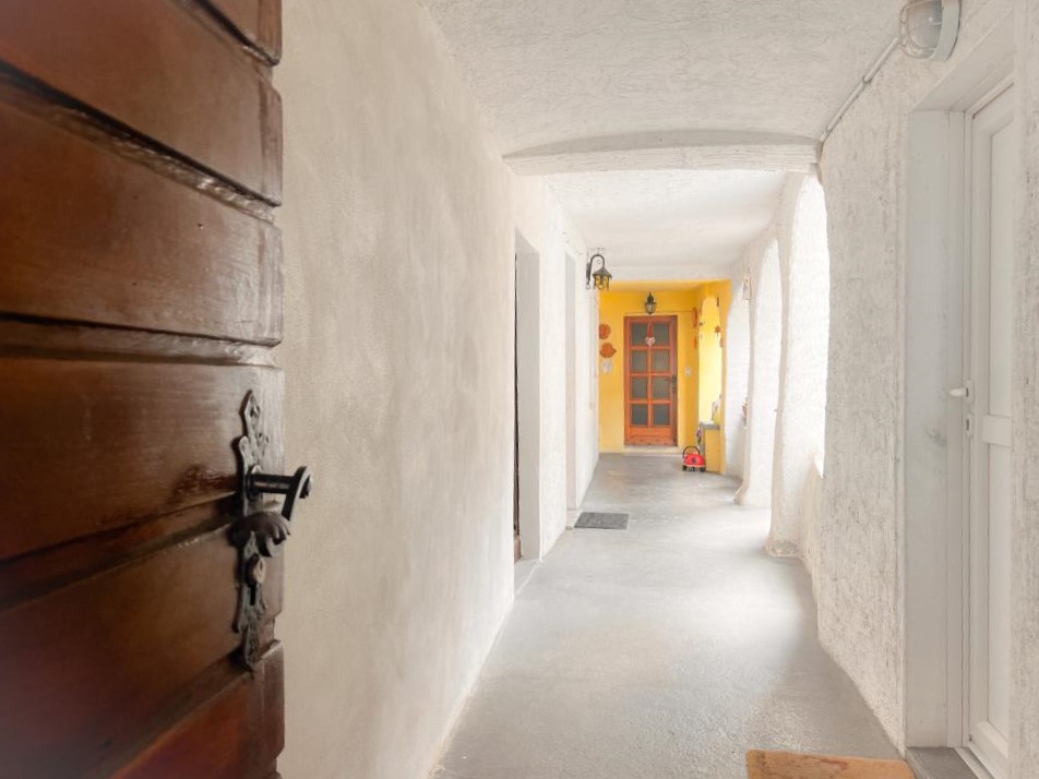 Rijtjeshuis / Tussenwoning Historisch rijtjeshuis te koop in San Fedele Intelvi in San Fedele Intelvi