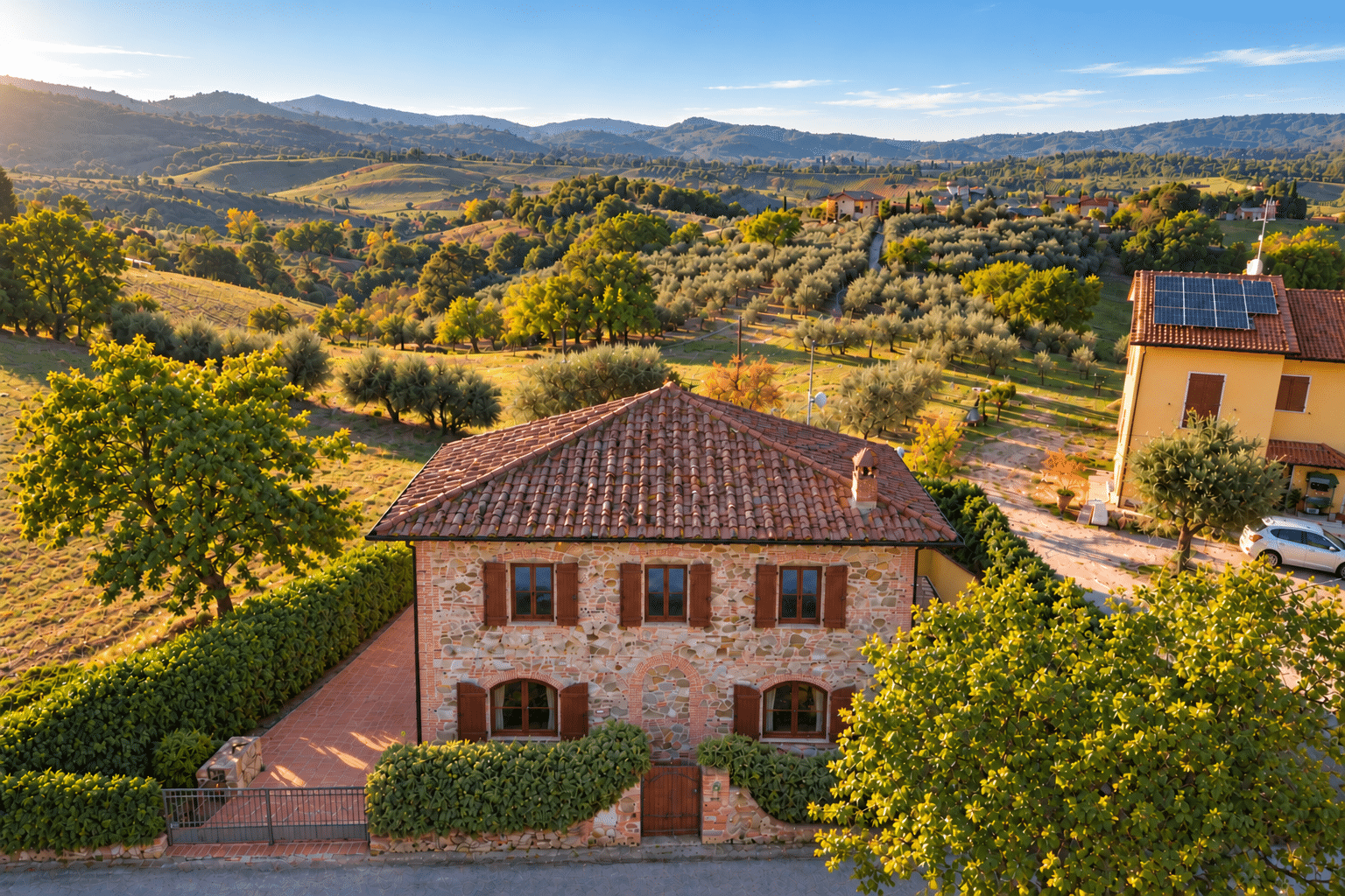 Vrijstaande stenen villa met panoramisch uitzicht in Torrita di Siena - Foto 1