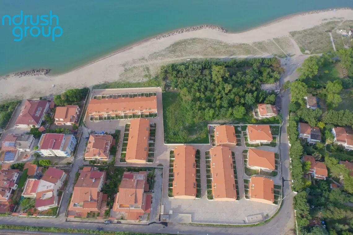 3 slaapkamers, 2 badkamers met tuin en directe toegang tot het strand binnen 20 meter. - Foto 1